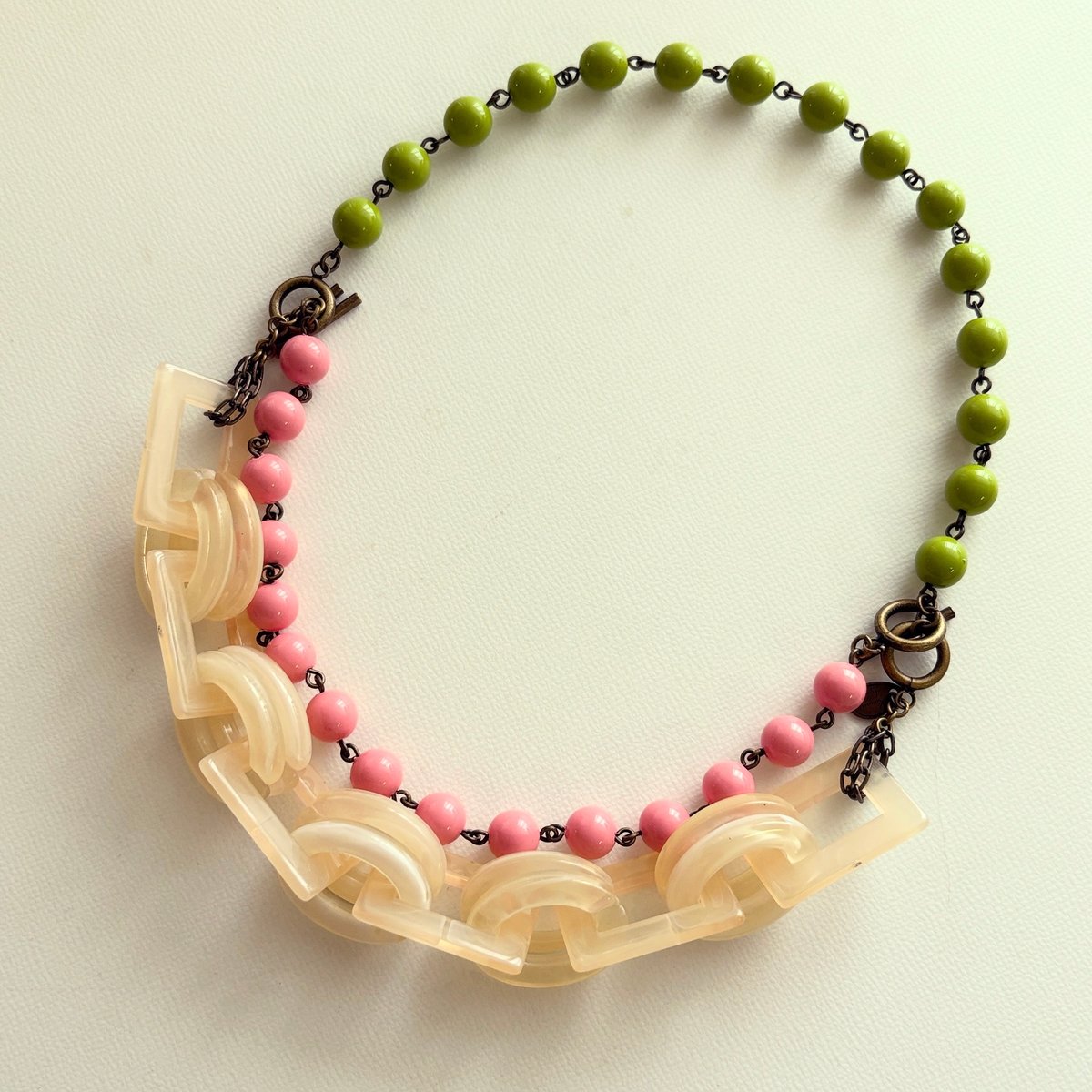 カナミビジュー✩リボンのクリスタルネックレス✩ブレスレット カナミビジュー Kanami bijoux | リボンネックレス🎀 腕に巻いて