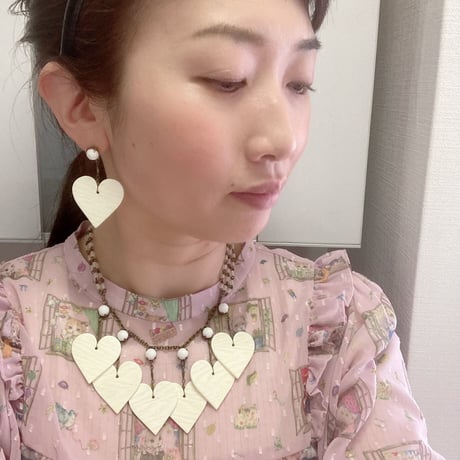 〖NECKLACE〗ハートアイボリーカラーネックレス