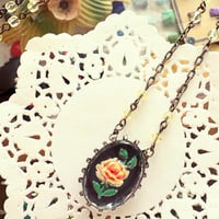 〖NECKLACE〗 ヴィンテージオーバルネックレス イエローローズ