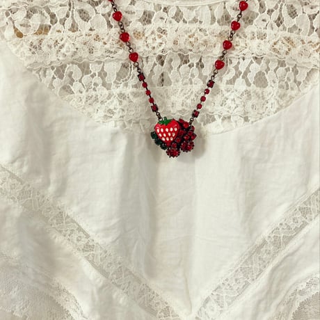 〖NECKLACE〗いちごネックレス