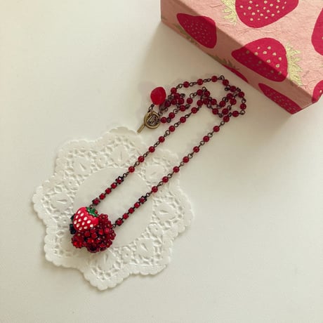 〖NECKLACE〗いちごネックレス