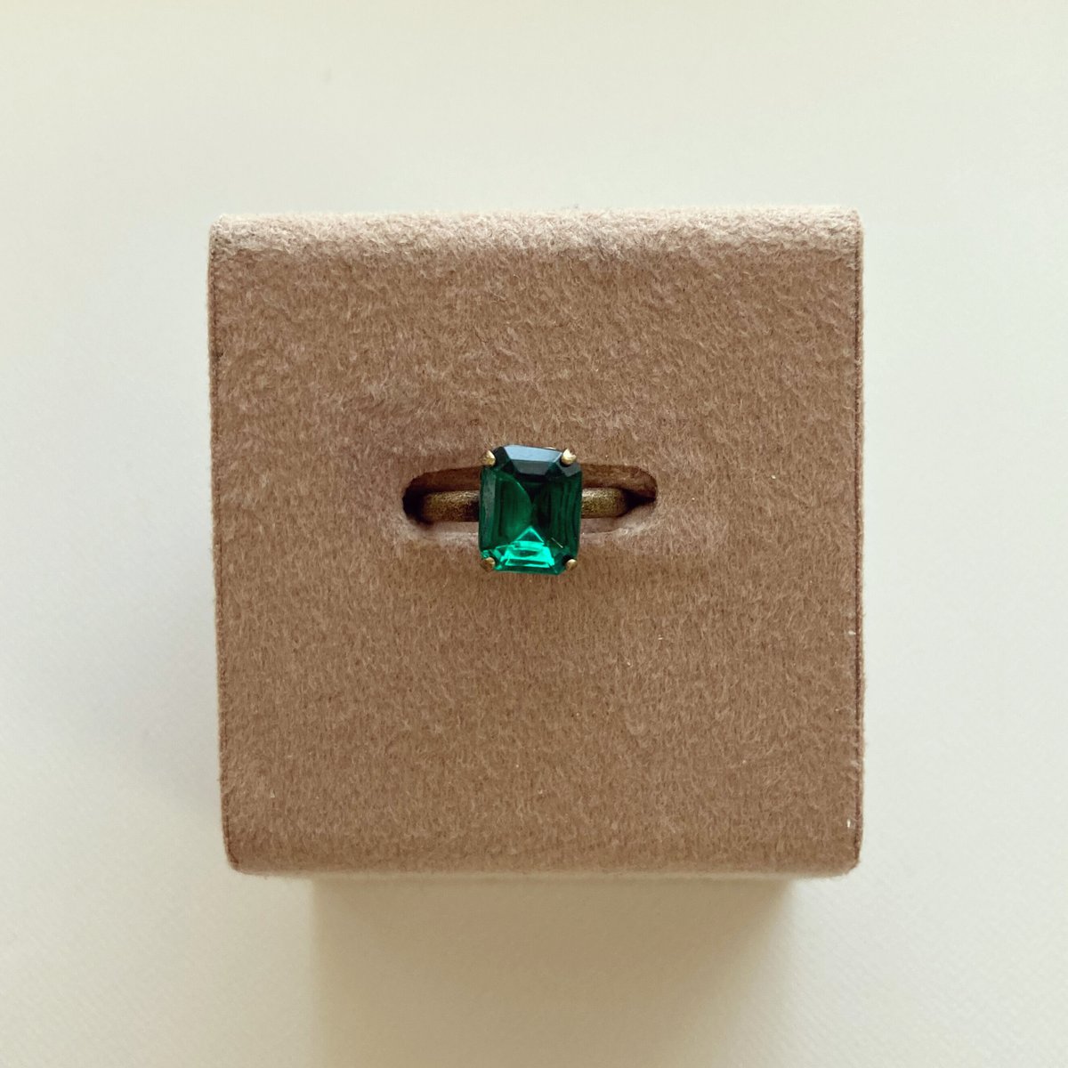 RING〗ヴィンテージ エメラルドカットガラスリング エメラルドグリーン  