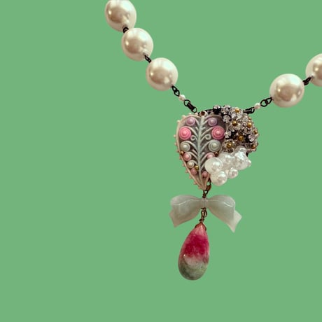 〖NECKLACE〗パールくまとキャンディージェイドのネックレス