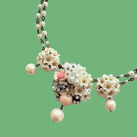 〖一点もの〗お花とフルーツとクマのパールネックレス