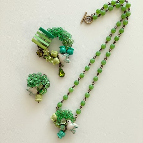 〖BROOCH〗こぶとりはとのミニブローチ