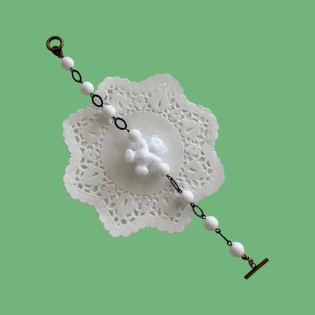 〖BRACELET〗キッチュクマさんブレスレット　ホワイト