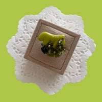 〖一点のみ〗オリーブグリーンのうまリング
