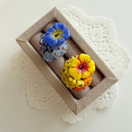スワンとお花のリング　カナミビジュー スワンとお花のリング カナミビジュー