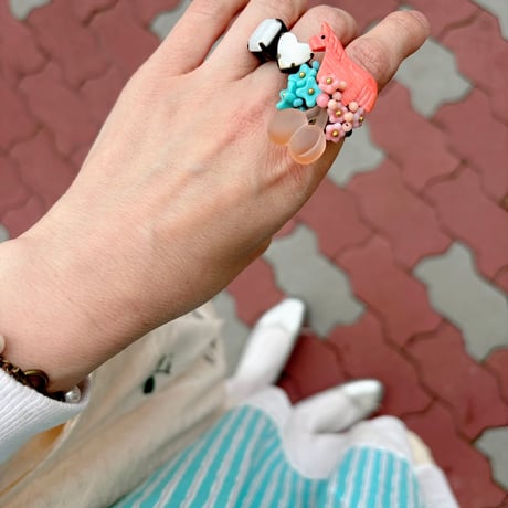 〖RING〗コーラルカラーのうまとチェリーのおおぶりリング