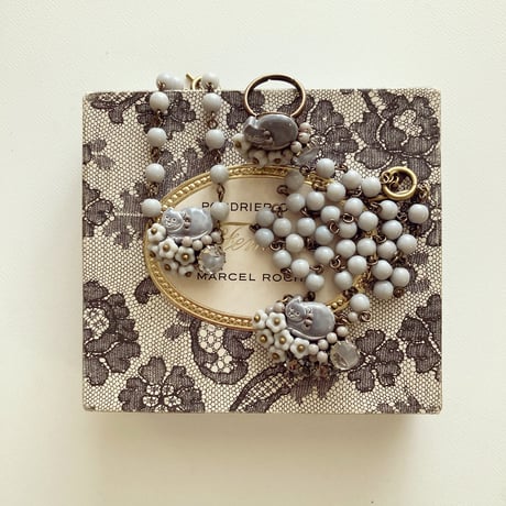 〖BRACELET〗グレーのネコブレスレット