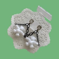 〖PIERCE･EARRINGS〗キッチュクマさんピアス・イヤリング　ホワイト