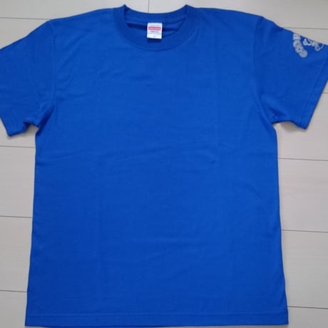 【在庫限り】ロイヤルブルー背面プリントTシャツ