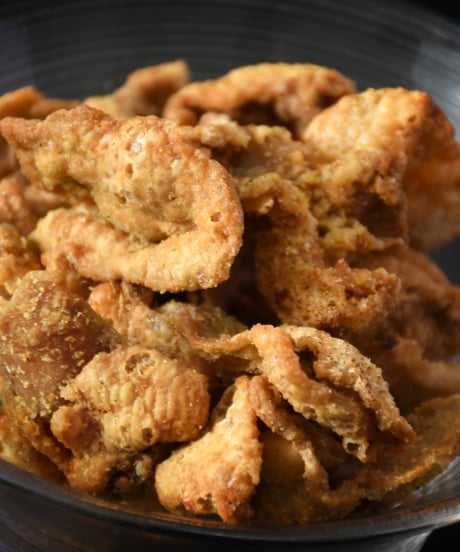 鶏ップス　とり皮チップス　スーパーレモン味