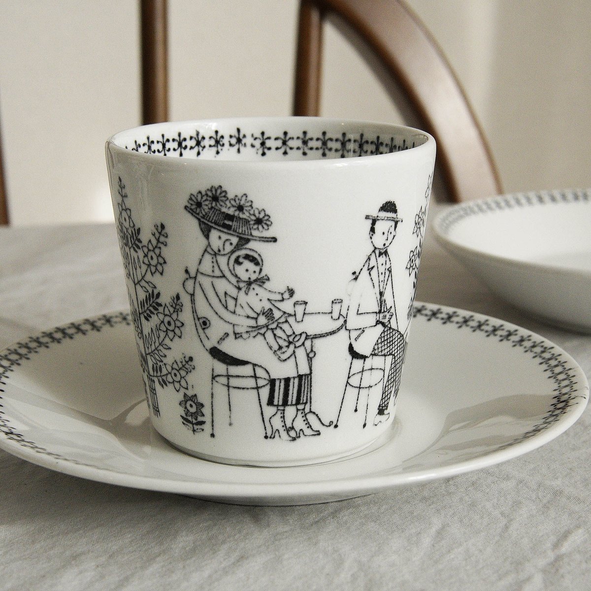 ARABIA/Emilia (アラビア/エミリア）コーヒーカップソーサートリオNo.1