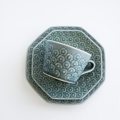 クイストゴーアズール | STORES