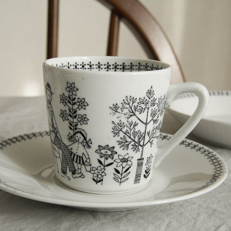 ARABIA/Emilia (アラビア/エミリア）コーヒーカップソーサートリオNo.1