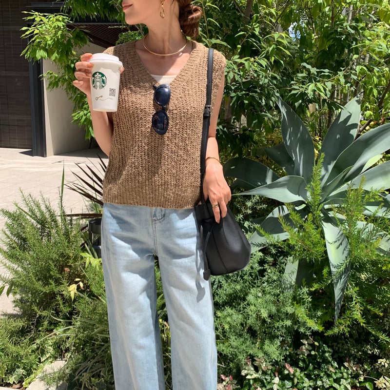 ⑬ブークレーニットショート丈ベスト