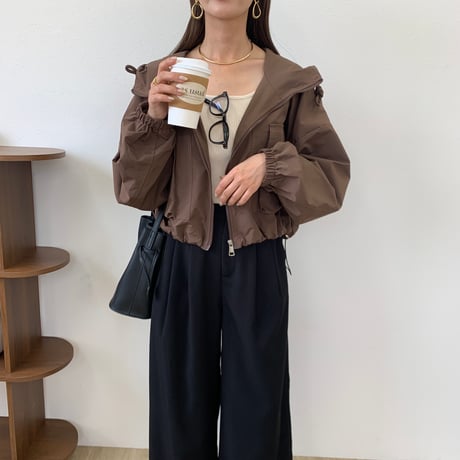 フード付きショートブルゾン