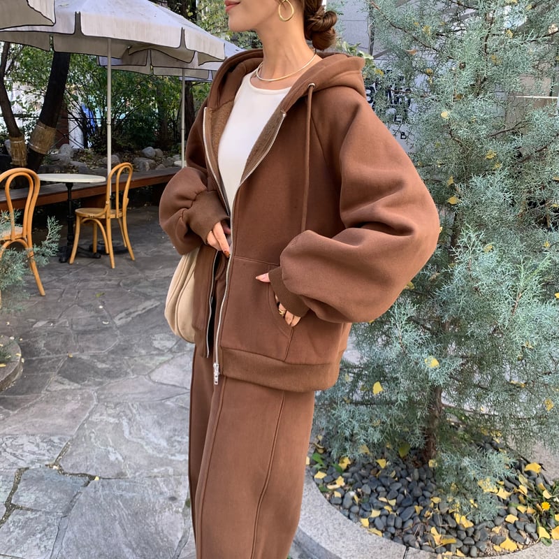 ち*ん様 BLATE 裏起毛ボリュームフードジップパーカー 裏起毛ボリュームフードジップパーカー | BLATE