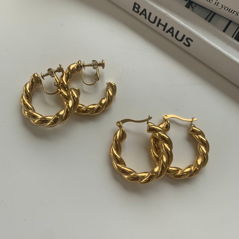 ダブルツイスト♡ラテベージュ ハンドメイド ピアス ロング イヤリング ゴールド ダブルツイスト♡ラテベージュ ハンドメイド ピアス ロング イヤリング