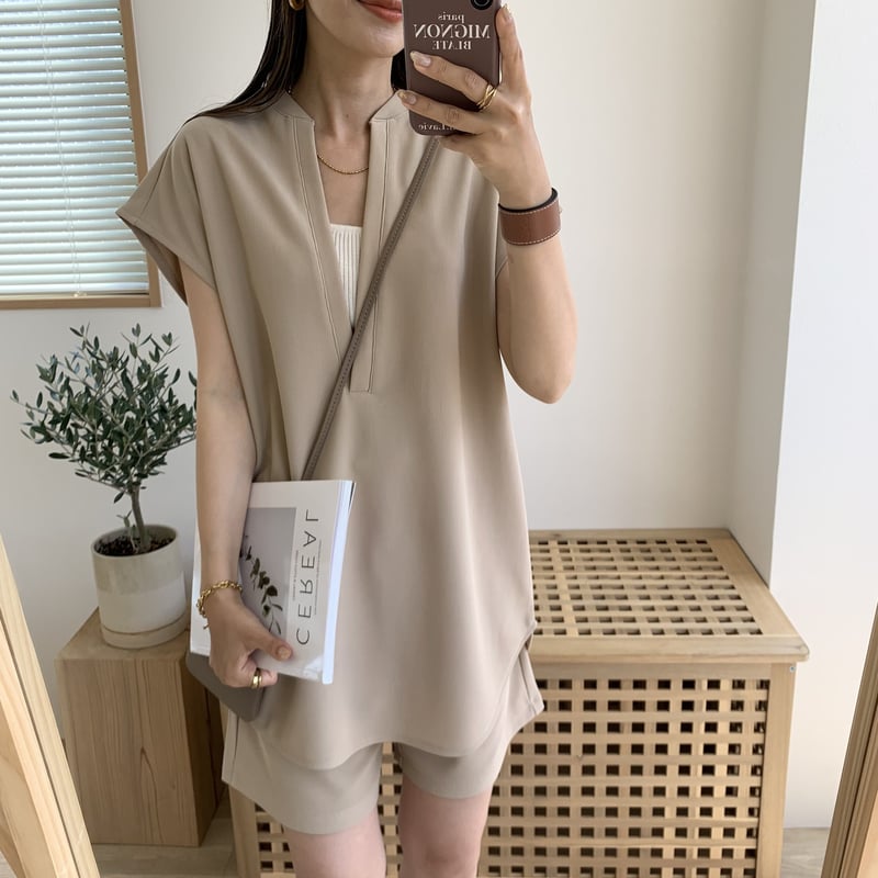 細見えスイムショートパンツ キーネックと同素材 | BLATE