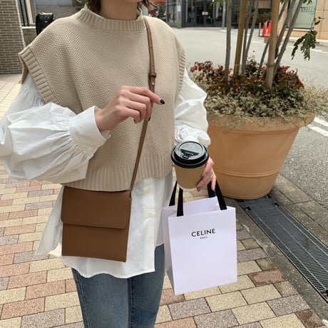 ショートニットベスト