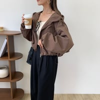 フード付きショートブルゾン