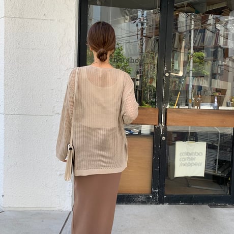 Vネックメッシュニット