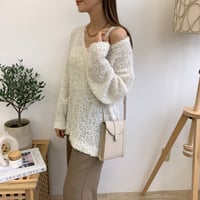 Vネックフェザーサマーニット