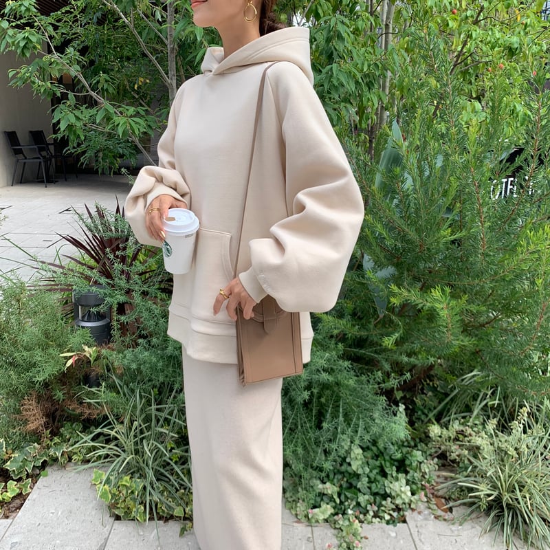 裏起毛ボリュームフードユニセックスパーカー | BLATE