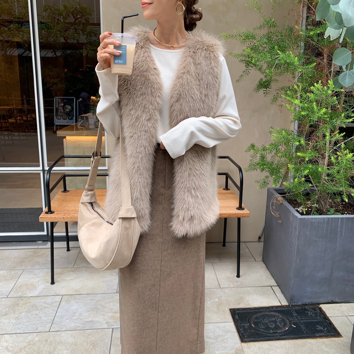 blate ファーコート エコファーミドル丈ベスト | BLATE