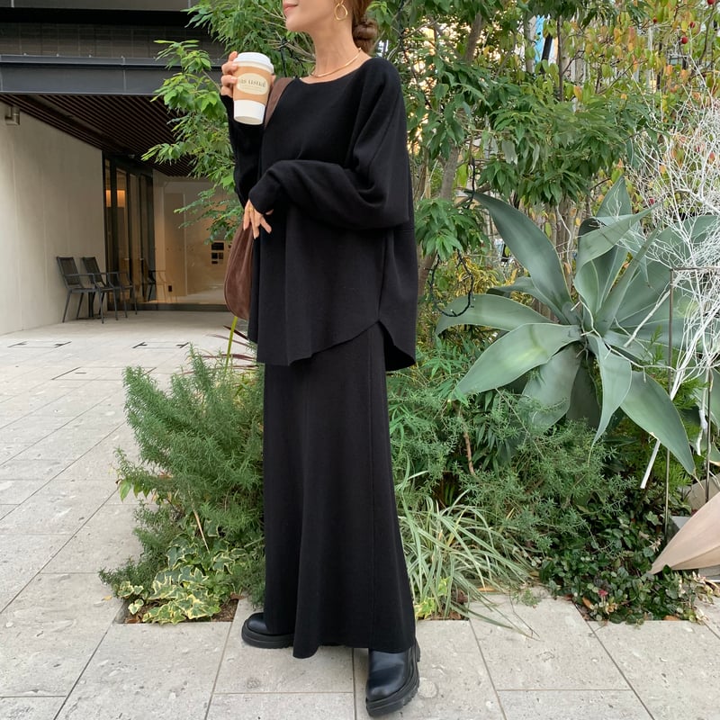 防風　裏地付き　ニット　セットアップ　ブラック　サイズS 新品タグ付　秋冬 フレアリラックスニットセットアップ | BLATE