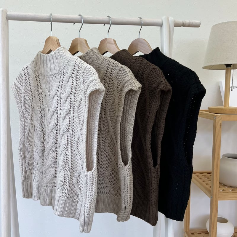 2wayハイネックショートケーブルニットベスト | BLATE 2wayハイネックショートケーブルニットベスト | BLATE