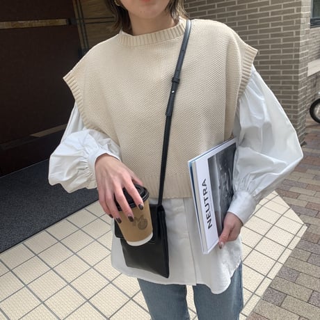 ショートニットベスト