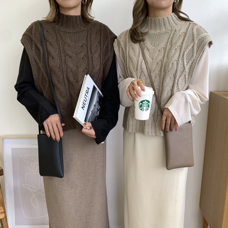 2wayハイネックショートケーブルニットベスト
