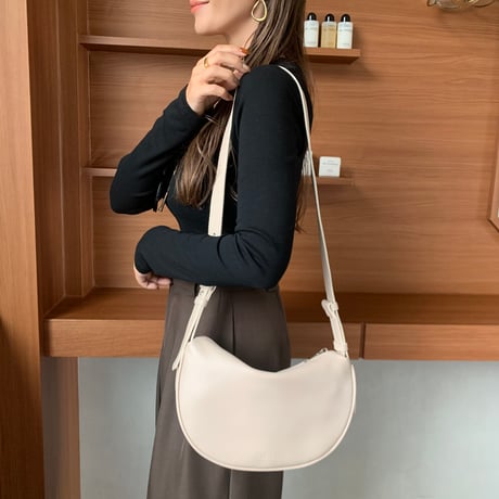 柔らか上質フェイクレザーショルダーBAG