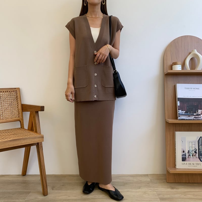 Open Yy ベージュ系ニットベスト Vネック ボタン付き ベージュ Vネック ニットベスト ボタン付き Open Yy ベージュ系ニット