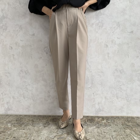 美脚・ハイウエストセンタープレステーパードパンツ