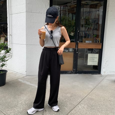 ショートシンプルタンクトップ
