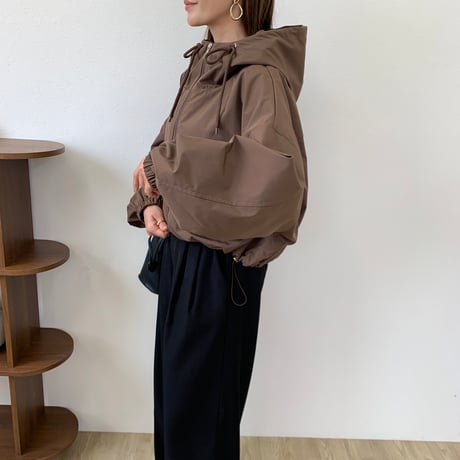 フード付きショートブルゾン