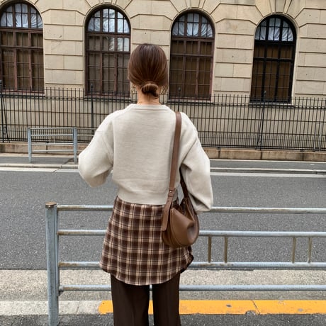 ショートシンプルニット