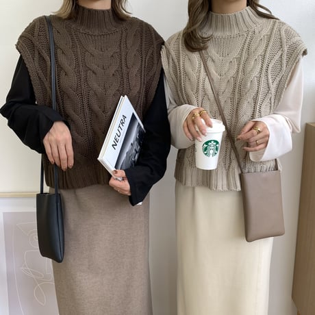 2wayハイネックショートケーブルニットベスト