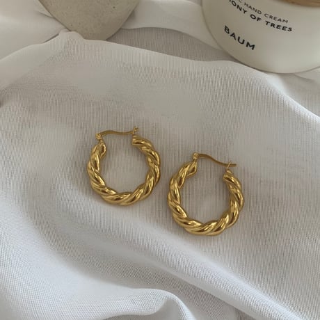 サージカルツイストゴールドピアス・イヤリング