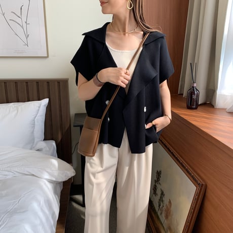 ショートニットベスト