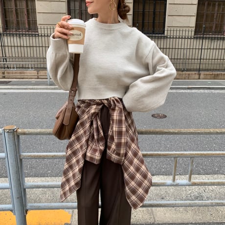 ショートシンプルニット