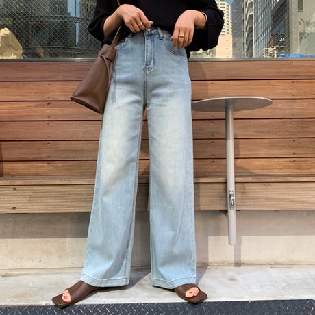 リラックスストレッチ脚長ストレートデニム