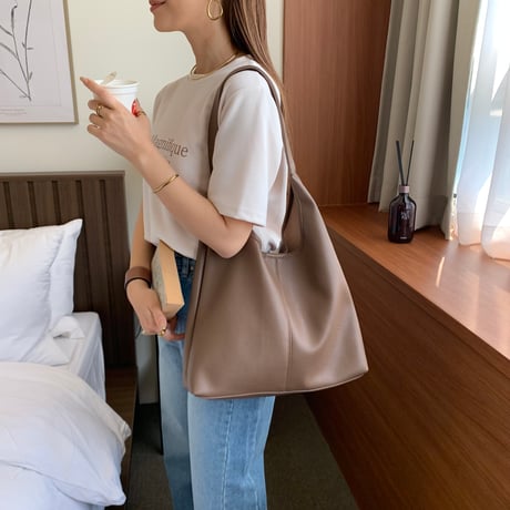 ポーチ付き上質ショルダーbag