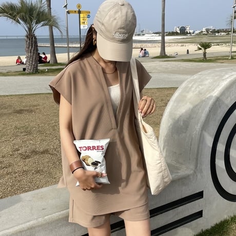 細見えスイムショートパンツ  キーネックと同素材