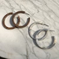 マーブルフープピアス