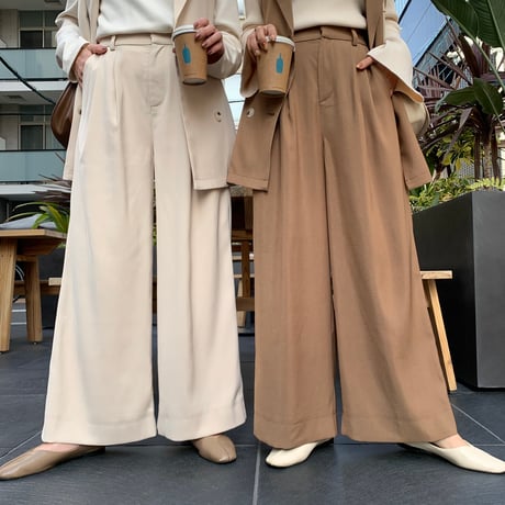 リラックスタックワイドパンツ